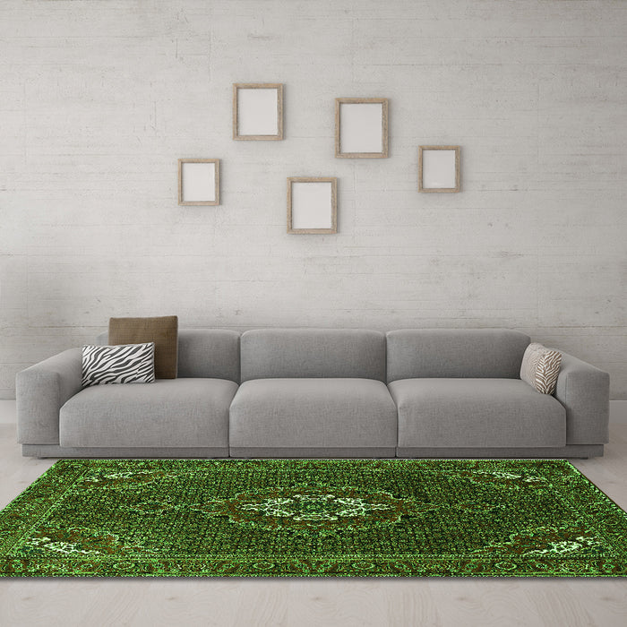 Machine Washable Persian Green Traditional Area Rugs in a Living Room,, wshtr1555grn