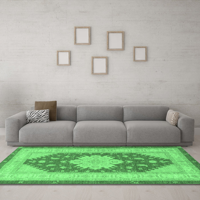 Machine Washable Persian Emerald Green Traditional Area Rugs in a Living Room,, wshtr1558emgrn