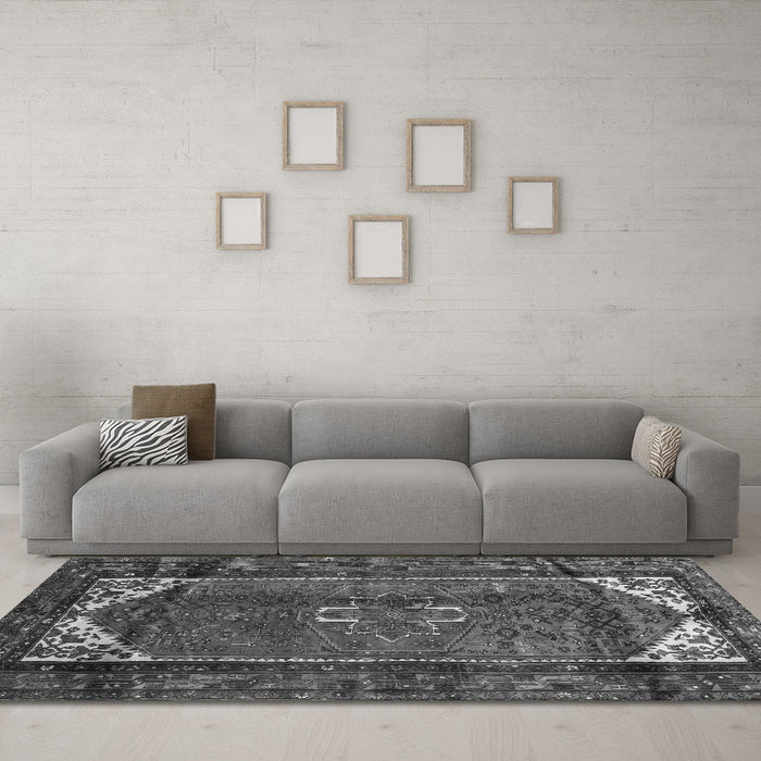 Machine Washable Persian Gray Traditional Rug in a Living Room,, wshtr155gry