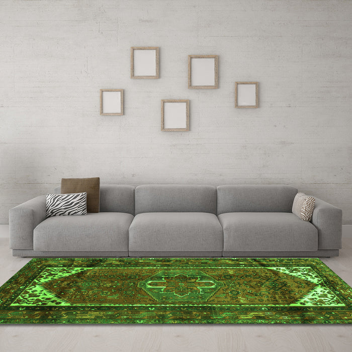 Machine Washable Persian Green Traditional Area Rugs in a Living Room,, wshtr155grn