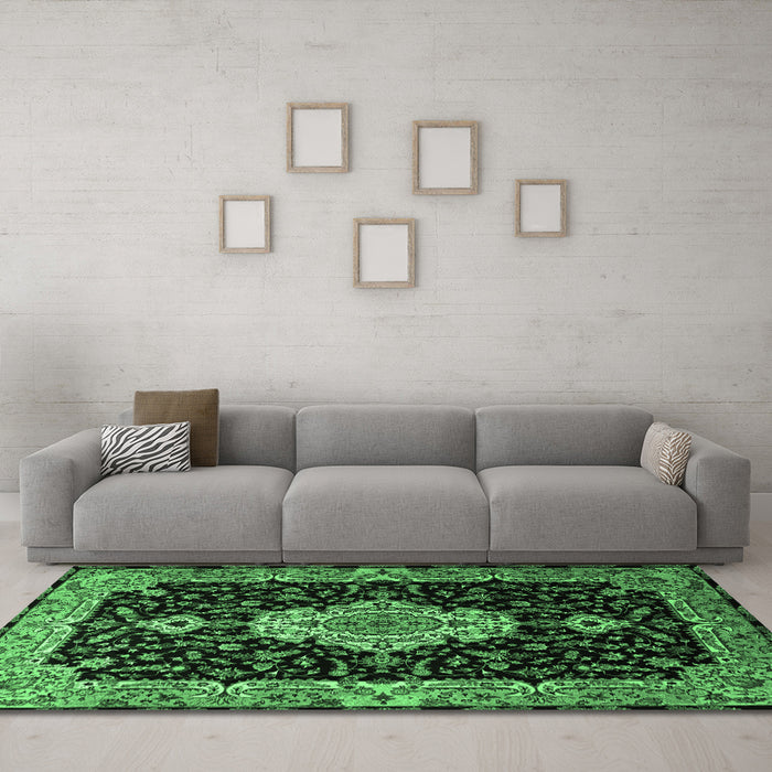 Machine Washable Medallion Emerald Green Traditional Area Rugs in a Living Room,, wshtr1561emgrn