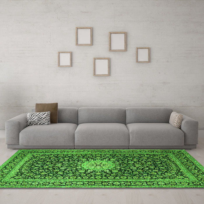 Machine Washable Medallion Green Traditional Area Rugs in a Living Room,, wshtr1562grn