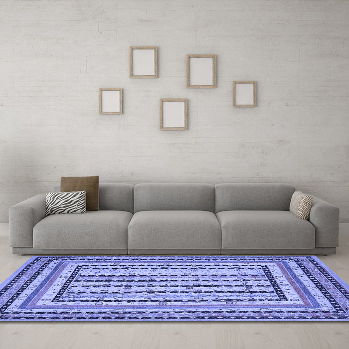 Machine Washable Persian Blue Traditional Rug in a Living Room, wshtr1564blu