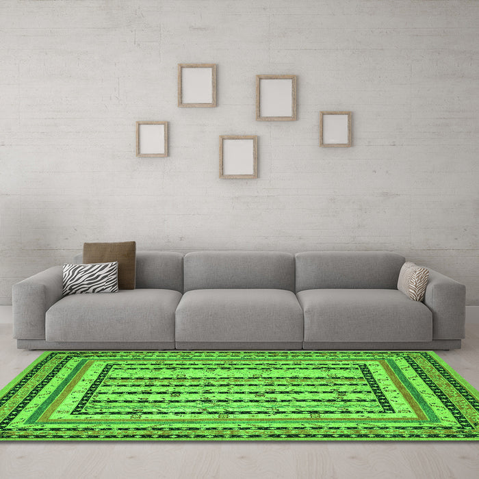 Machine Washable Persian Green Traditional Area Rugs in a Living Room,, wshtr1564grn