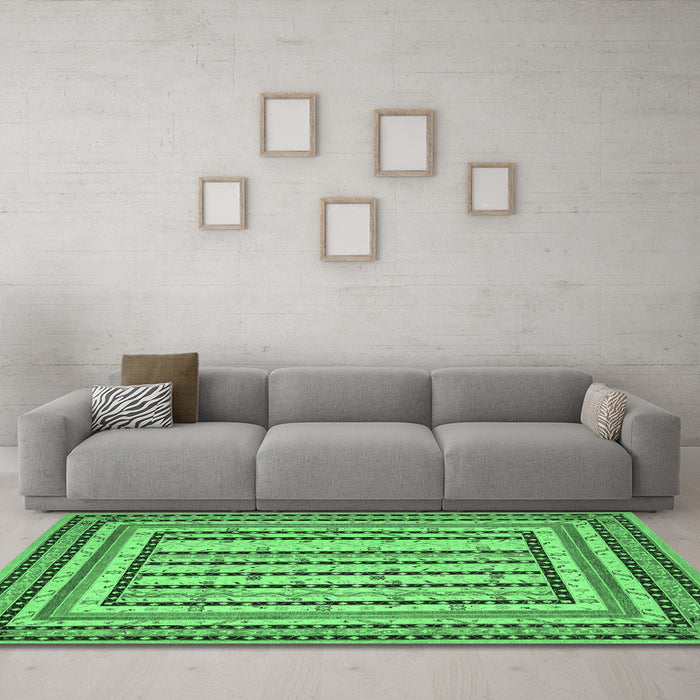 Machine Washable Persian Emerald Green Traditional Area Rugs in a Living Room,, wshtr1564emgrn