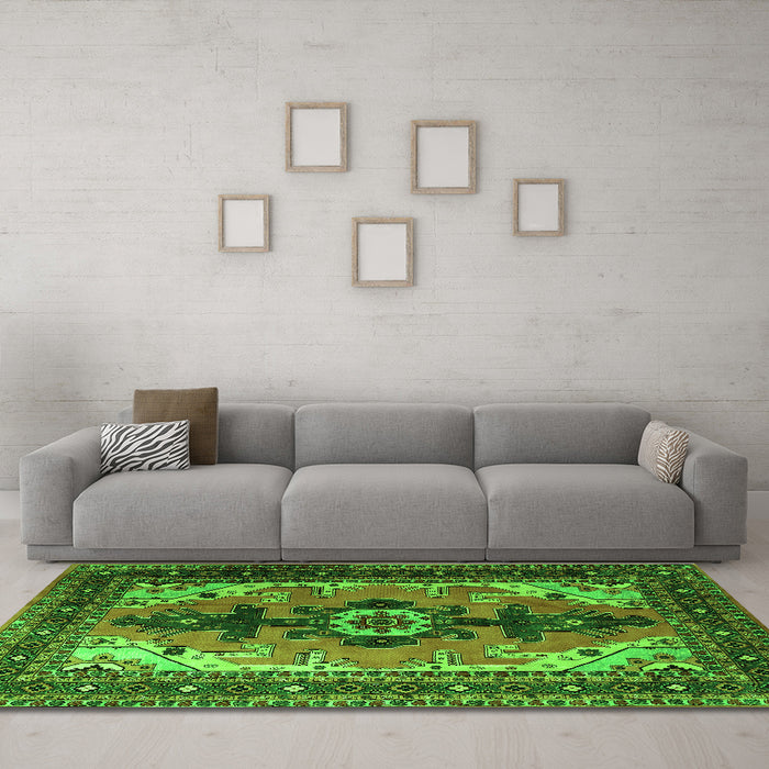 Machine Washable Persian Green Traditional Area Rugs in a Living Room,, wshtr1565grn