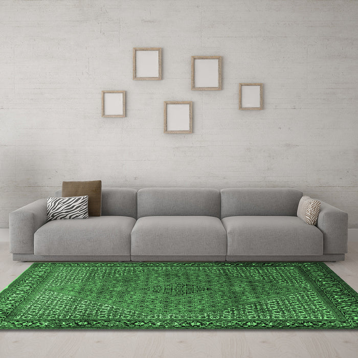 Machine Washable Persian Emerald Green Traditional Area Rugs in a Living Room,, wshtr1566emgrn