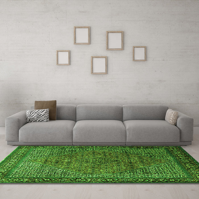 Machine Washable Persian Green Traditional Area Rugs in a Living Room,, wshtr1566grn