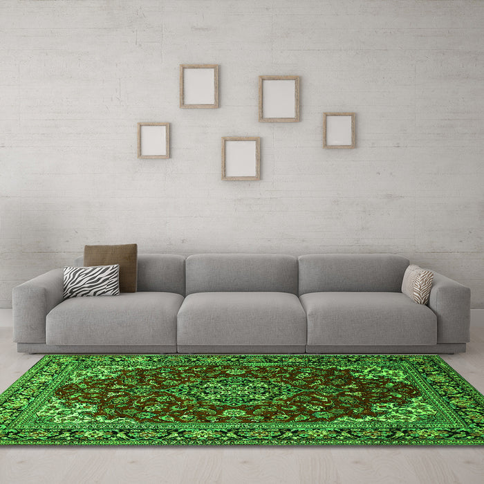 Machine Washable Medallion Green Traditional Area Rugs in a Living Room,, wshtr1567grn