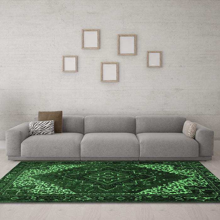 Machine Washable Persian Emerald Green Traditional Area Rugs in a Living Room,, wshtr1568emgrn