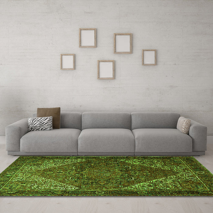 Machine Washable Persian Green Traditional Area Rugs in a Living Room,, wshtr1569grn