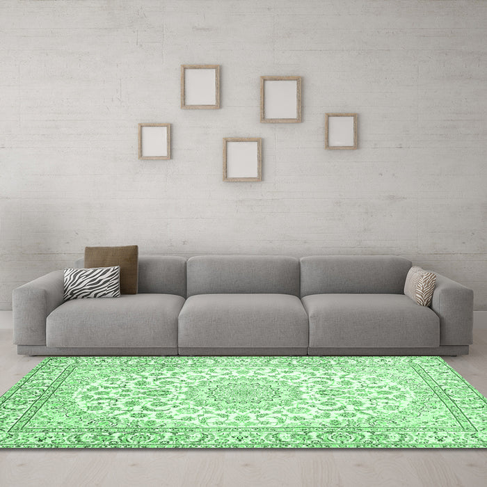 Machine Washable Medallion Emerald Green Traditional Area Rugs in a Living Room,, wshtr156emgrn