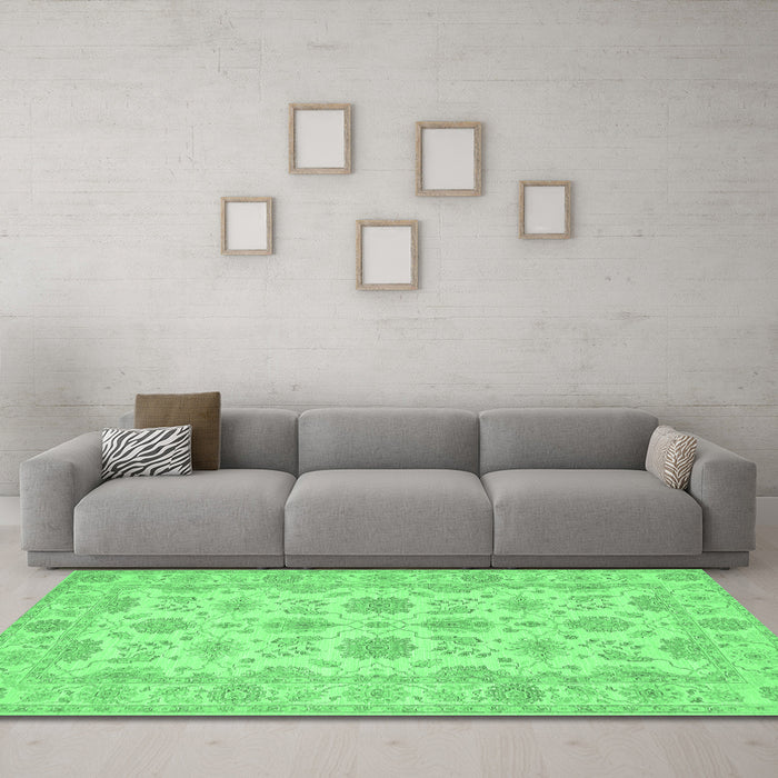 Machine Washable Oriental Emerald Green Traditional Area Rugs in a Living Room,, wshtr1571emgrn