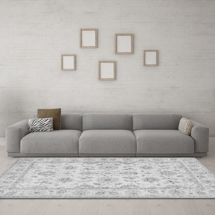 Machine Washable Oriental Gray Traditional Rug in a Living Room,, wshtr1572gry