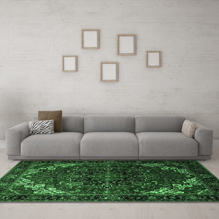 Machine Washable Persian Emerald Green Traditional Area Rugs in a Living Room,, wshtr1573emgrn