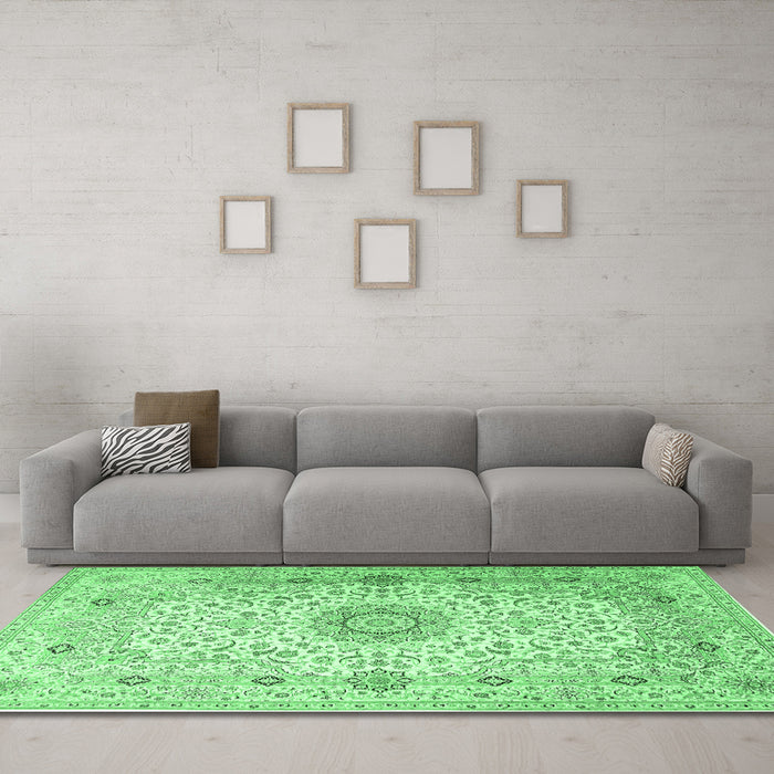 Machine Washable Medallion Emerald Green Traditional Area Rugs in a Living Room,, wshtr1574emgrn