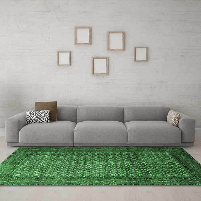 Machine Washable Persian Emerald Green Traditional Area Rugs in a Living Room,, wshtr1575emgrn