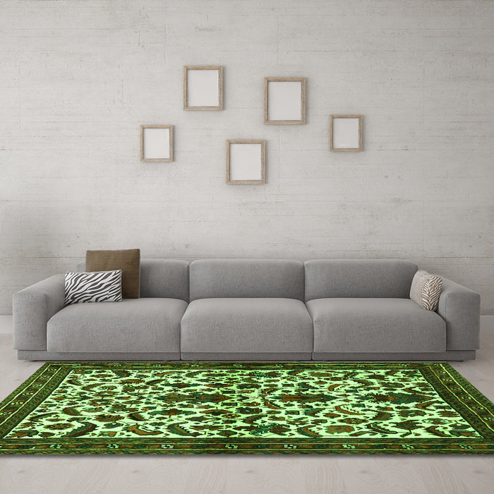 Machine Washable Persian Green Traditional Area Rugs in a Living Room,, wshtr1577grn