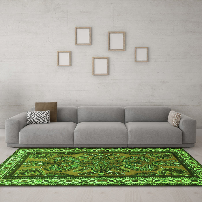 Machine Washable Persian Green Traditional Area Rugs in a Living Room,, wshtr1578grn
