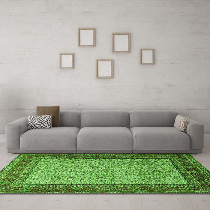 Machine Washable Persian Green Traditional Area Rugs in a Living Room,, wshtr1580grn