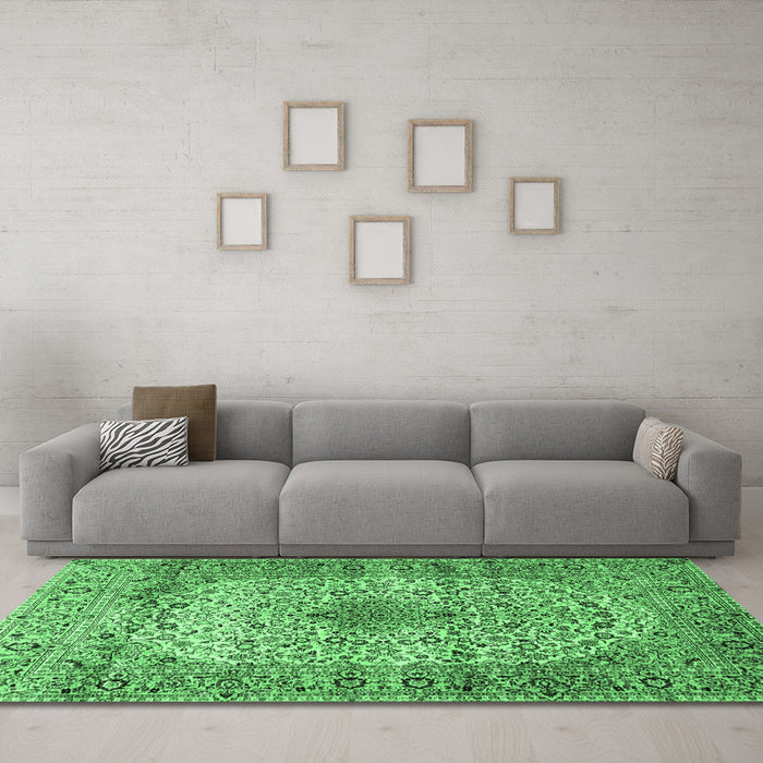 Machine Washable Medallion Emerald Green Traditional Area Rugs in a Living Room,, wshtr1582emgrn