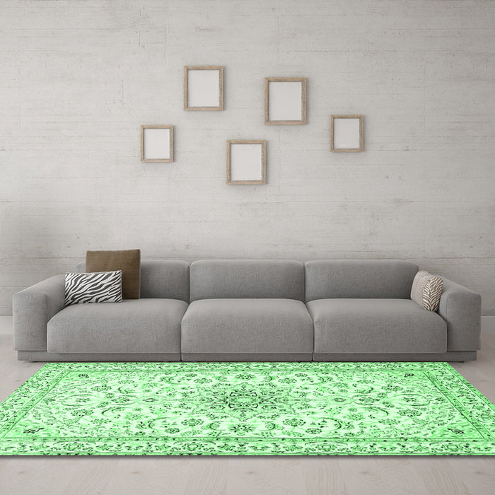 Machine Washable Medallion Emerald Green Traditional Area Rugs in a Living Room,, wshtr1583emgrn