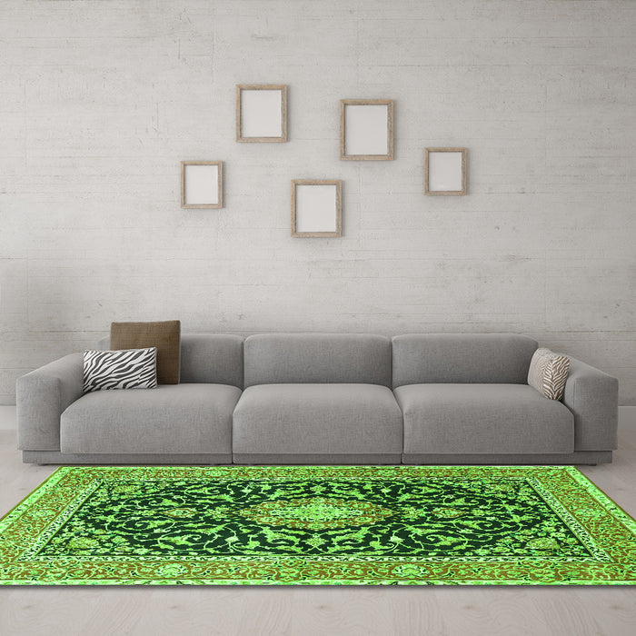 Machine Washable Medallion Green Traditional Area Rugs in a Living Room,, wshtr1584grn