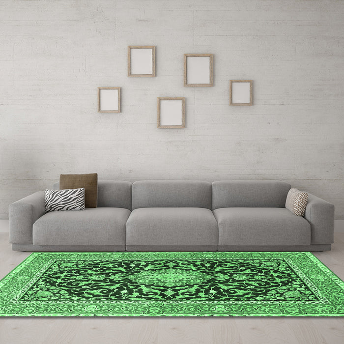 Machine Washable Medallion Emerald Green Traditional Area Rugs in a Living Room,, wshtr1584emgrn