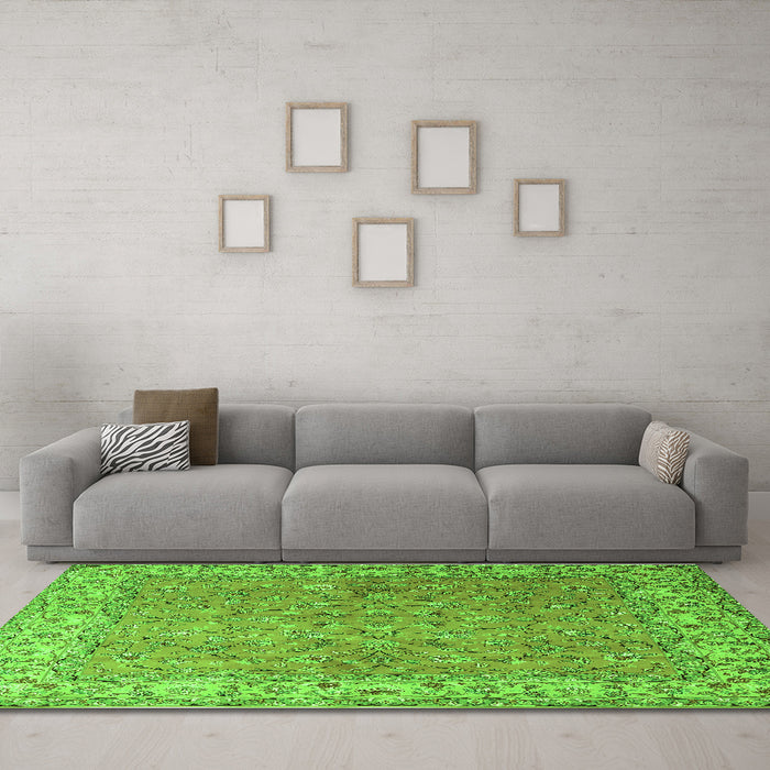 Machine Washable Persian Green Traditional Area Rugs in a Living Room,, wshtr1586grn