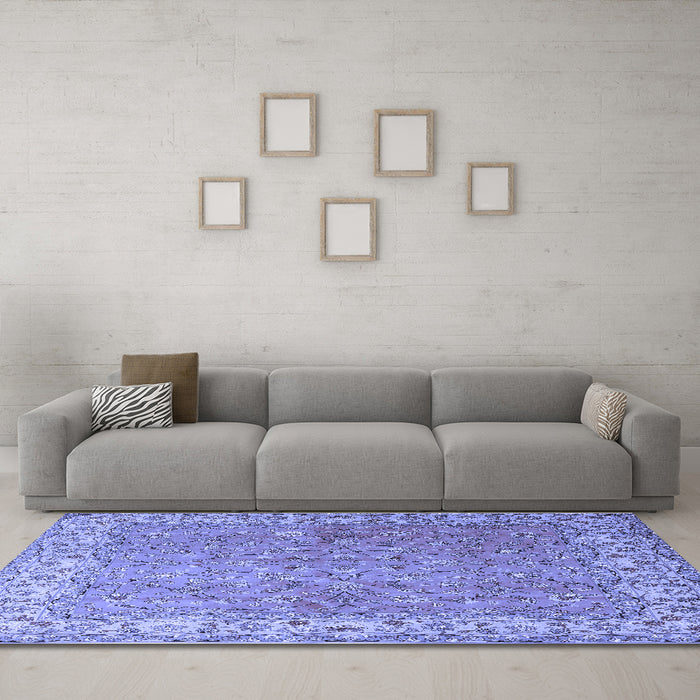 Machine Washable Persian Blue Traditional Rug in a Living Room, wshtr1586blu