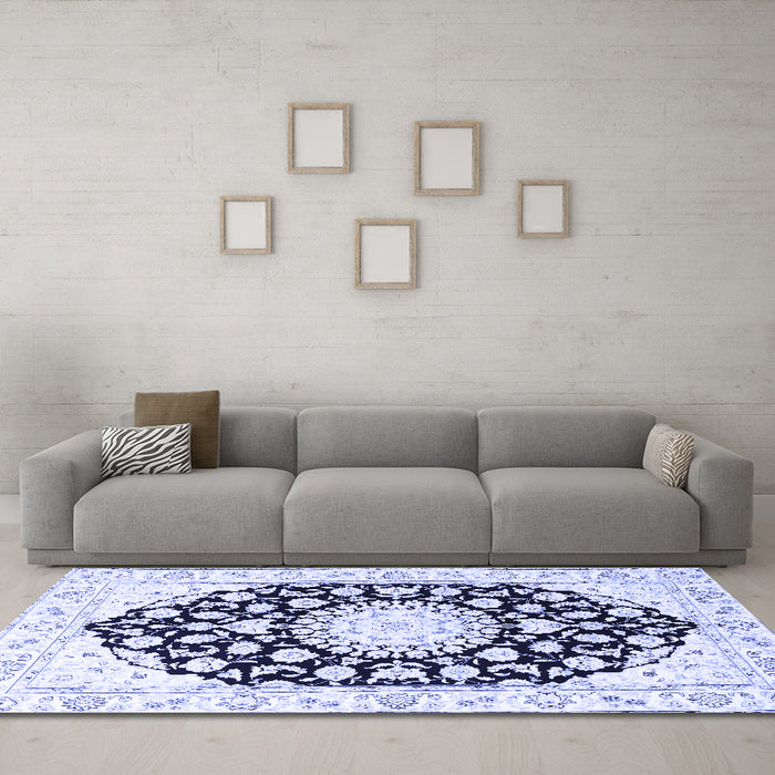 Machine Washable Medallion Blue Traditional Rug in a Living Room, wshtr1588blu