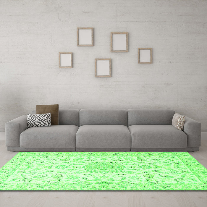 Machine Washable Medallion Green Traditional Area Rugs in a Living Room,, wshtr1589grn