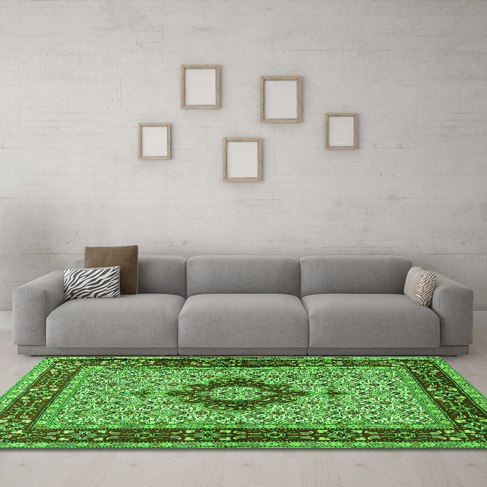 Machine Washable Persian Green Traditional Area Rugs in a Living Room,, wshtr1591grn