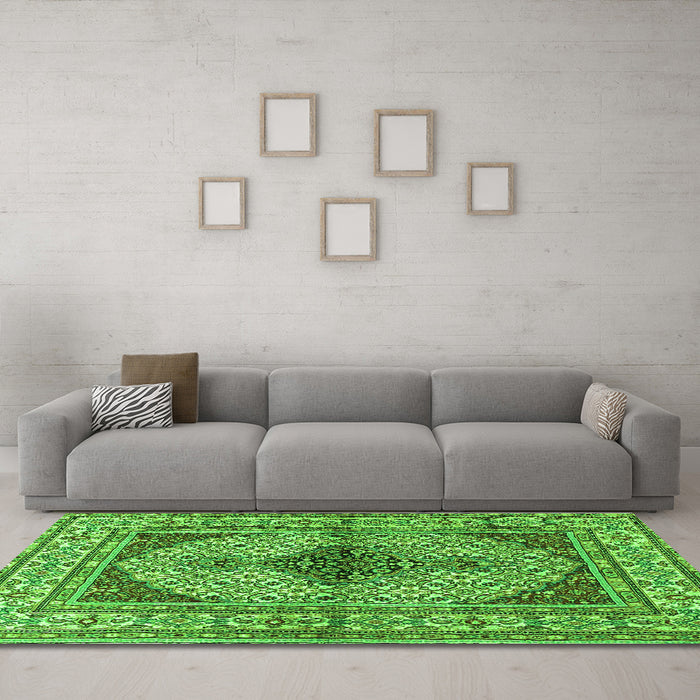 Machine Washable Persian Green Traditional Area Rugs in a Living Room,, wshtr1592grn