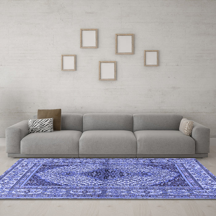 Machine Washable Persian Blue Traditional Rug in a Living Room, wshtr1592blu