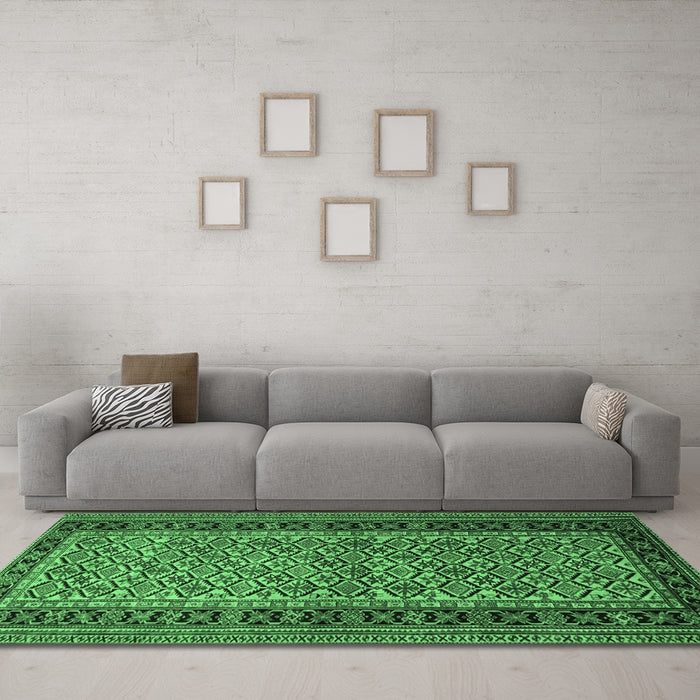 Machine Washable Persian Emerald Green Traditional Area Rugs in a Living Room,, wshtr1594emgrn
