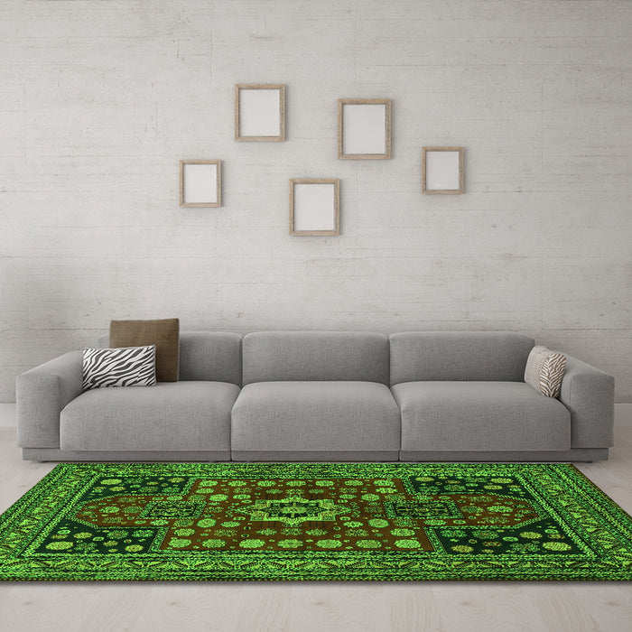 Machine Washable Persian Green Traditional Area Rugs in a Living Room,, wshtr1595grn