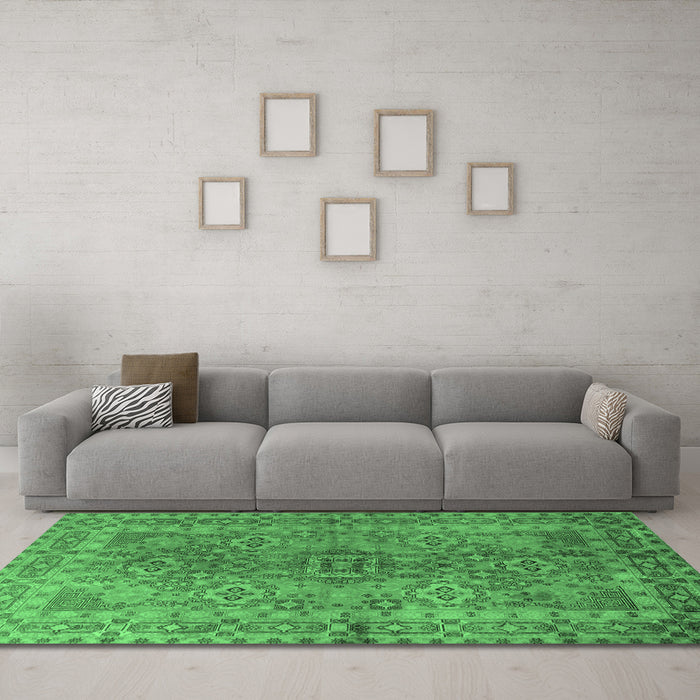 Machine Washable Persian Emerald Green Traditional Area Rugs in a Living Room,, wshtr1598emgrn