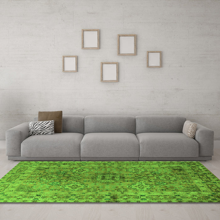Machine Washable Persian Green Traditional Area Rugs in a Living Room,, wshtr1598grn
