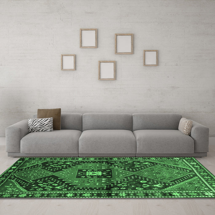 Machine Washable Persian Emerald Green Traditional Area Rugs in a Living Room,, wshtr159emgrn