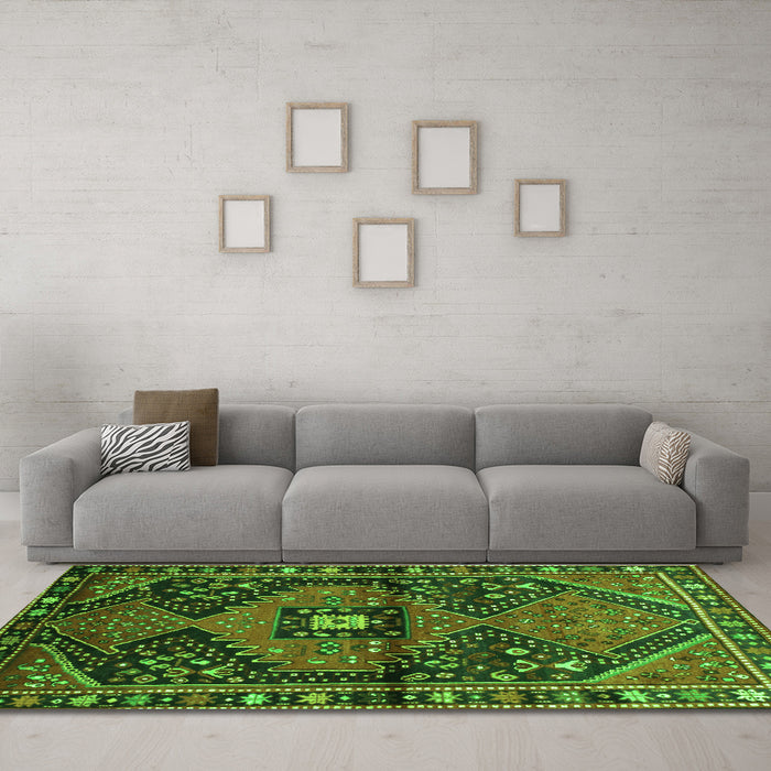 Machine Washable Persian Green Traditional Area Rugs in a Living Room,, wshtr159grn