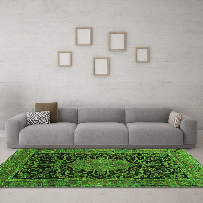 Machine Washable Medallion Green Traditional Area Rugs in a Living Room,, wshtr15grn