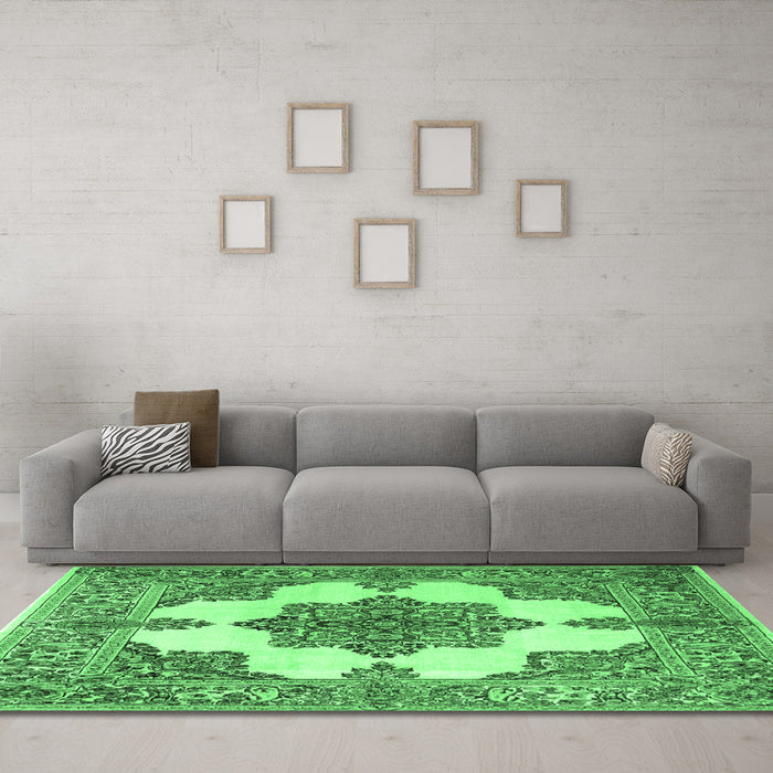 Machine Washable Medallion Emerald Green Traditional Area Rugs in a Living Room,, wshtr1600emgrn