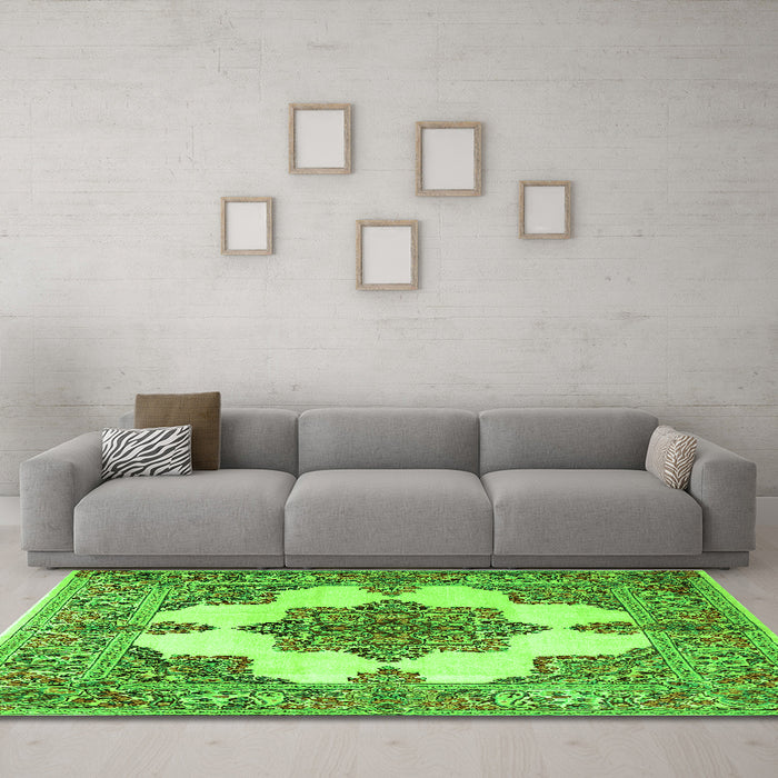 Machine Washable Medallion Green Traditional Area Rugs in a Living Room,, wshtr1600grn