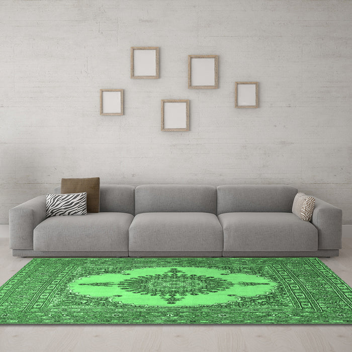 Machine Washable Medallion Emerald Green Traditional Area Rugs in a Living Room,, wshtr1601emgrn