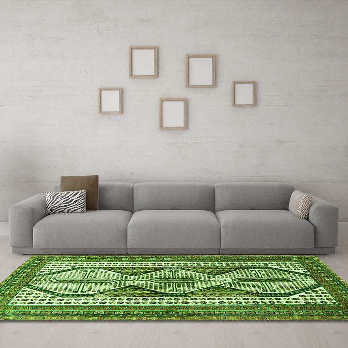 Machine Washable Persian Green Traditional Area Rugs in a Living Room,, wshtr1602grn