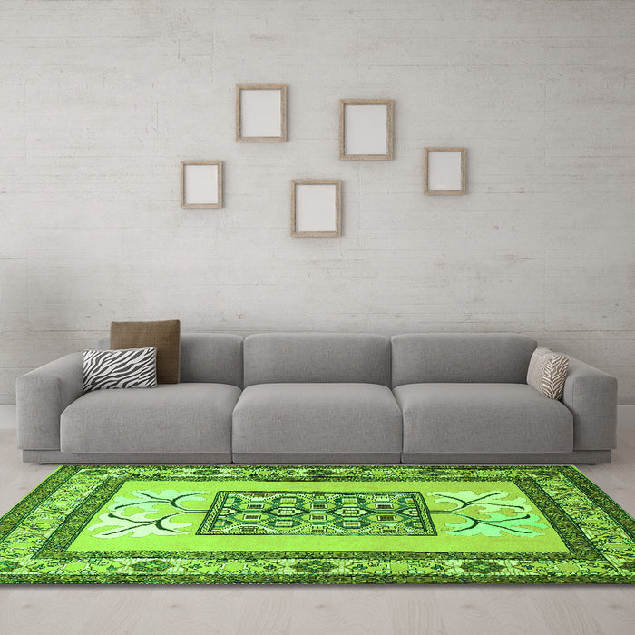 Machine Washable Persian Green Traditional Area Rugs in a Living Room,, wshtr1604grn