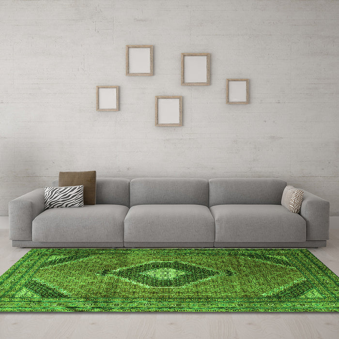 Machine Washable Medallion Green Traditional Area Rugs in a Living Room,, wshtr1608grn