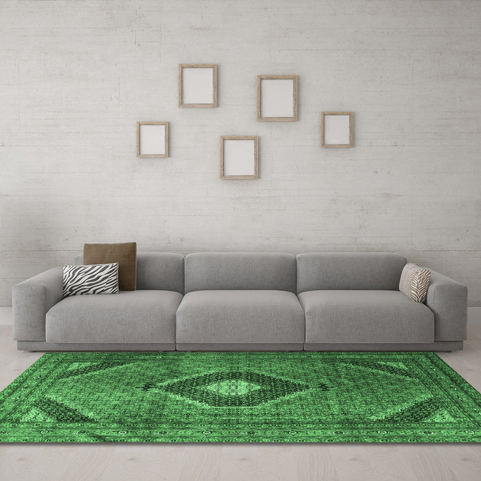 Machine Washable Medallion Emerald Green Traditional Area Rugs in a Living Room,, wshtr1608emgrn