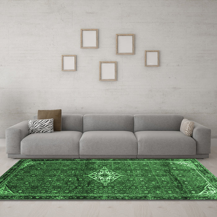 Machine Washable Persian Emerald Green Traditional Area Rugs in a Living Room,, wshtr160emgrn